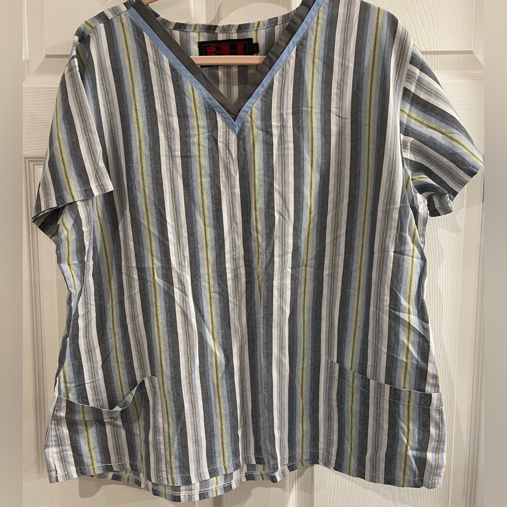Beverly Hills uniforms XL Pale Blue with stripes and 2 pockets
